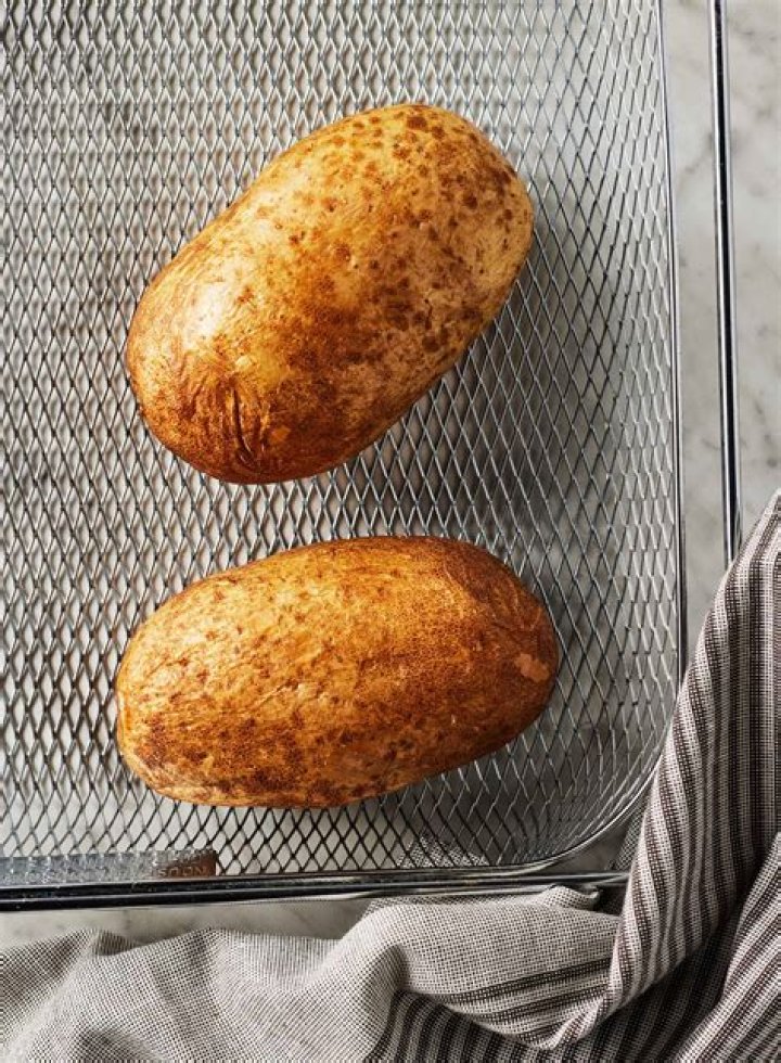 How long do you cook baked potatoes in a slow cooker?
